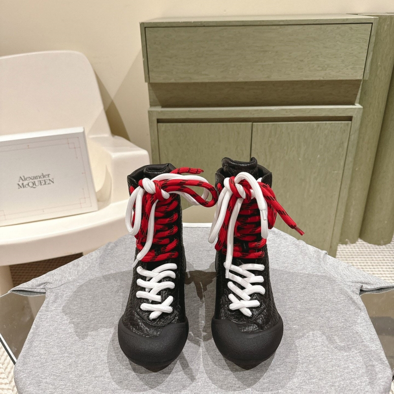 M*Q*en boots